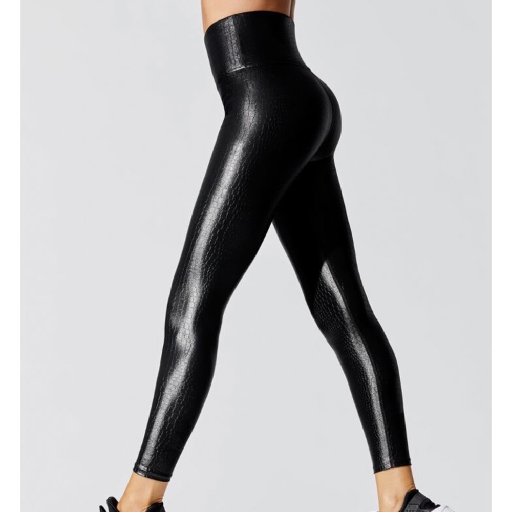 Carbon38 7/8 crocodile shine leggings